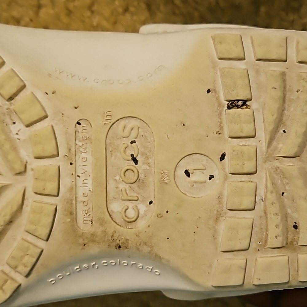 Size 11 Crocs white - Picture 3 of 4
